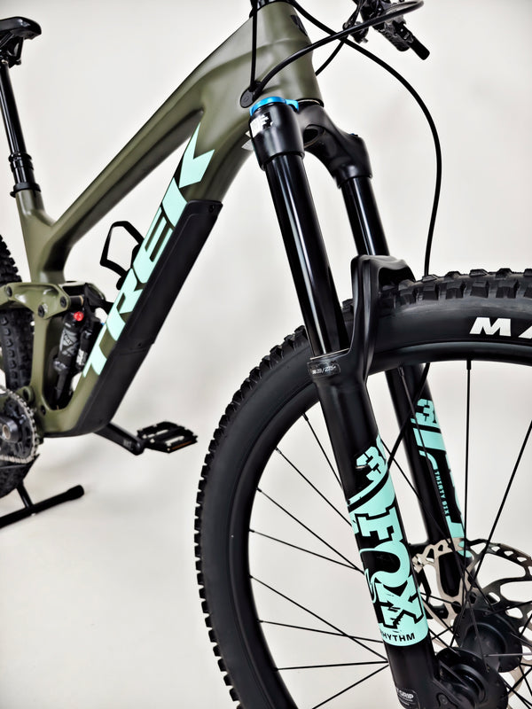 Trek Slash 9.7 SLX + XT 29 2022 / MEDIUM / RRP: £4,700.00 / Excellent Condition!