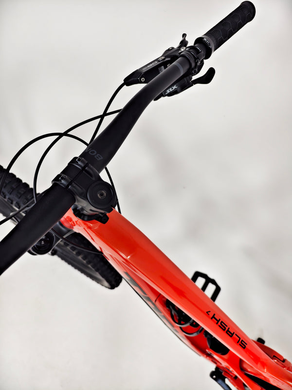 Trek Slash 7 2023 / MEDIUM / RRP: £3,200.00 / Very Good Condition