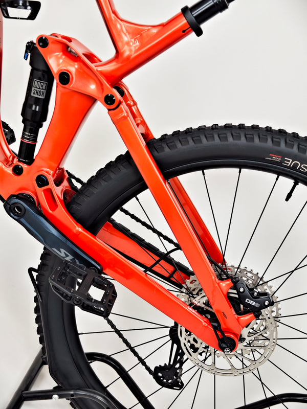 Trek Slash 7 2023 / MEDIUM / RRP: £3,200.00 / Very Good Condition