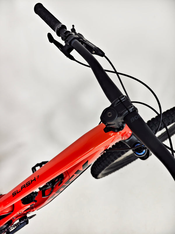 Trek Slash 7 2023 / MEDIUM / RRP: £3,200.00 / Very Good Condition