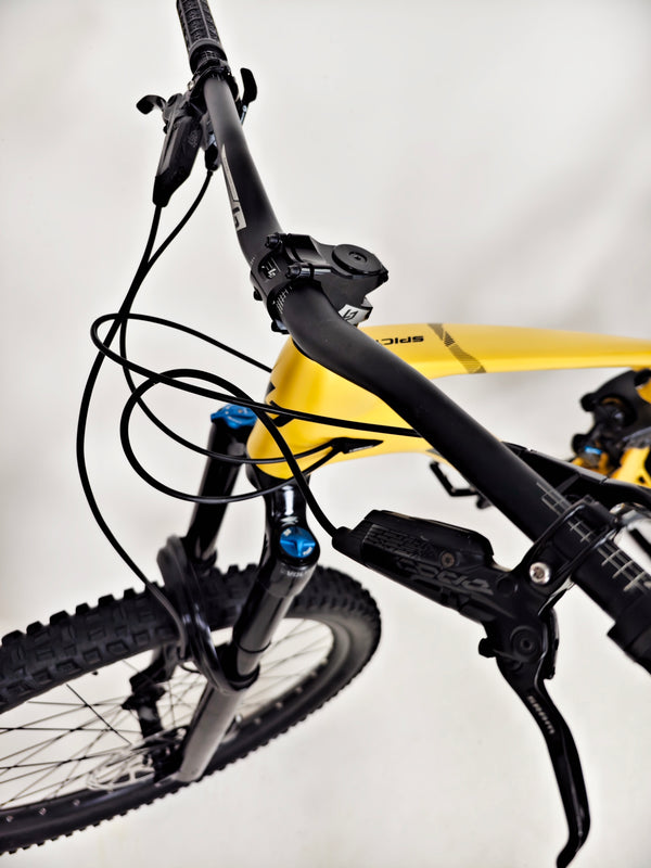 Lapierre Spicy CF 6.9 2023 / LARGE / RRP: £4,699.00 / Very Good Condition