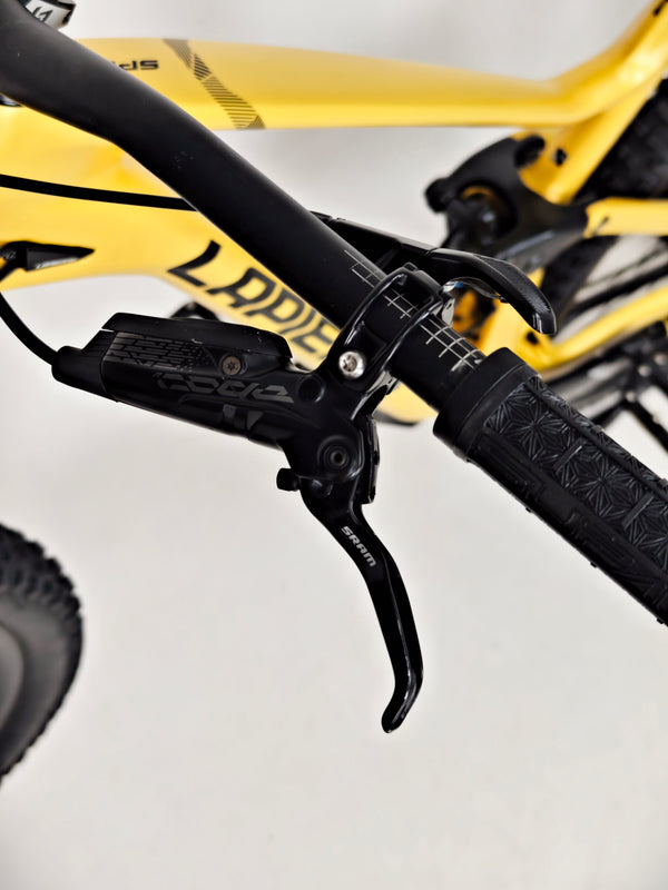 Lapierre Spicy CF 6.9 2023 / LARGE / RRP: £4,699.00 / Very Good Condition