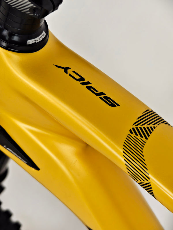 Lapierre Spicy CF 6.9 2023 / LARGE / RRP: £4,699.00 / Very Good Condition