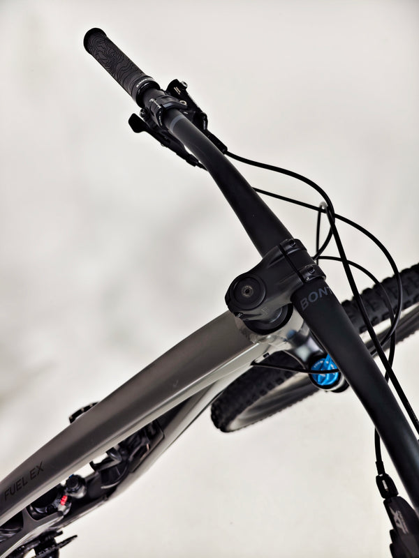 TREK Fuel EX 9.7 Gen 6 2023 CARBON / LARGE / RRP: £4,175.00 / Very Good Condition