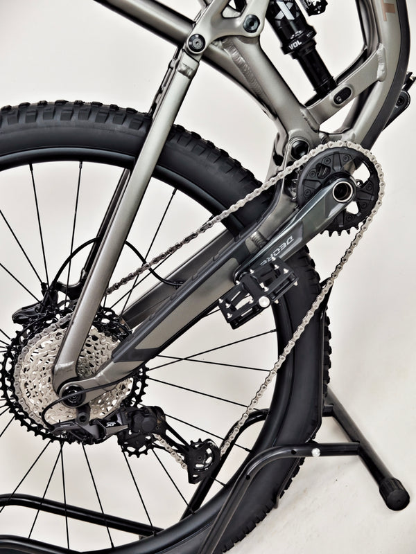 TREK Fuel EX 9.7 Gen 6 2023 CARBON / LARGE / RRP: £4,175.00 / Very Good Condition