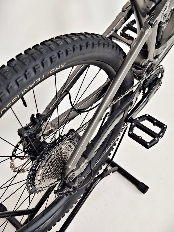 TREK Fuel EX 9.7 Gen 6 2023 CARBON / LARGE / RRP: £4,175.00 / Very Good Condition