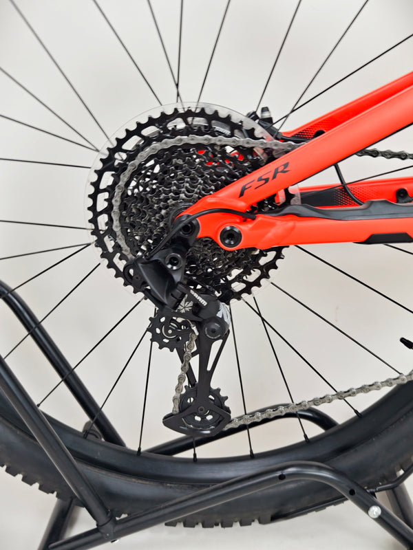 Specialized Turbo Levo SL Comp 2022 Electric FS Bike / MEDIUM / RRP: £6,500.00 / Very Good Condition / Only 140 miles from new!