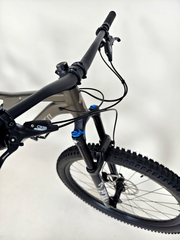 Specialized Stumpjumper Comp Alloy 29 2024 / MEDIUM / RRP: £2,900.00 / Excellent Condition!