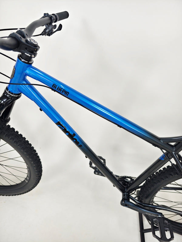 Ragley Blue Pig Race 2022 / XL / RRP: £2,499.99 / Very Good Condition