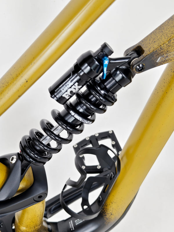 Specialized STATUS 2 170 2025 / X-LARGE (S5) / FOX 38 / RRP: £2,999.00 / Like NEW!