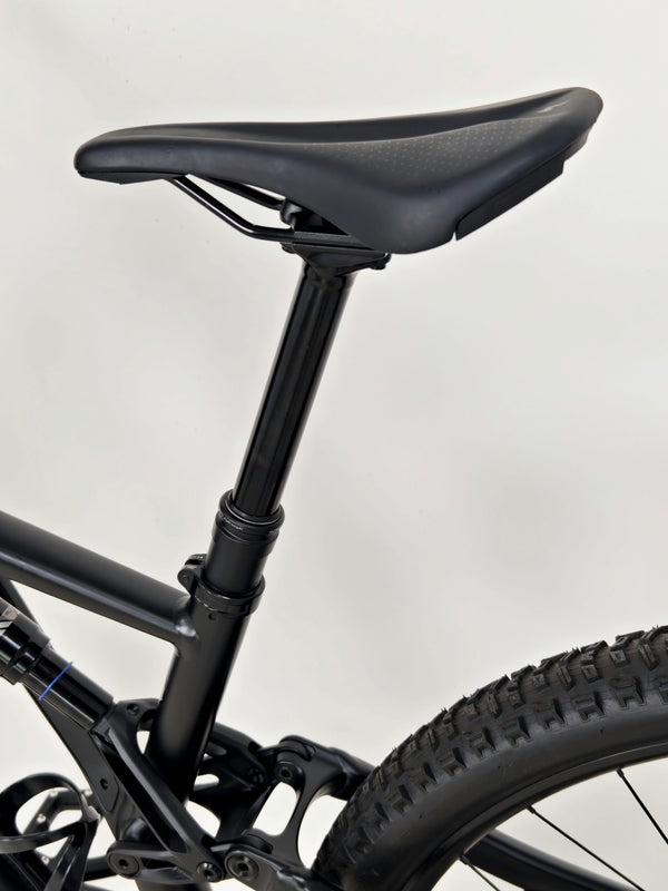 Specialized Stumpjumper Alloy 2022 / S3 - MEDIUM/ RRP: £2,100.00 / Very Good Condition