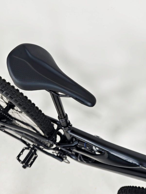 Specialized Stumpjumper Alloy 2022 / S3 - MEDIUM/ RRP: £2,100.00 / Very Good Condition