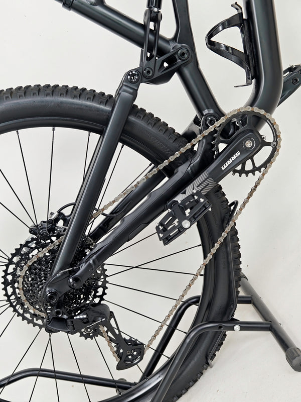 Specialized Stumpjumper Alloy 2022 / S3 - MEDIUM/ RRP: £2,100.00 / Very Good Condition