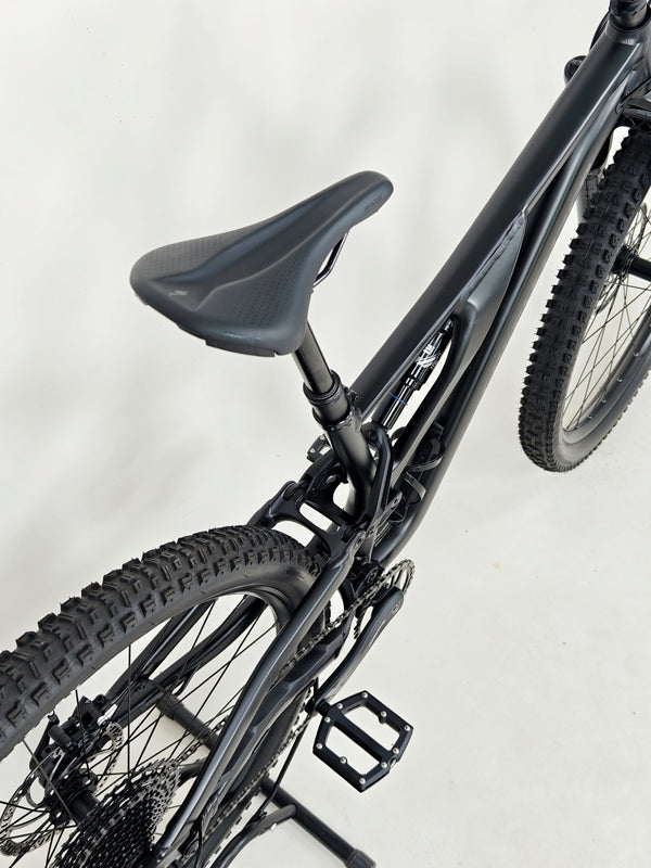 Specialized Stumpjumper Alloy 2022 / S3 - MEDIUM/ RRP: £2,100.00 / Very Good Condition