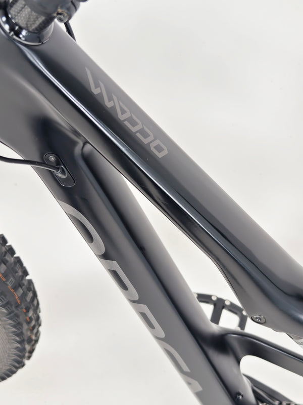 Orbea Occam Carbon / Custom-Built / LARGE / Est. value: £4,000 / Very Good Condition