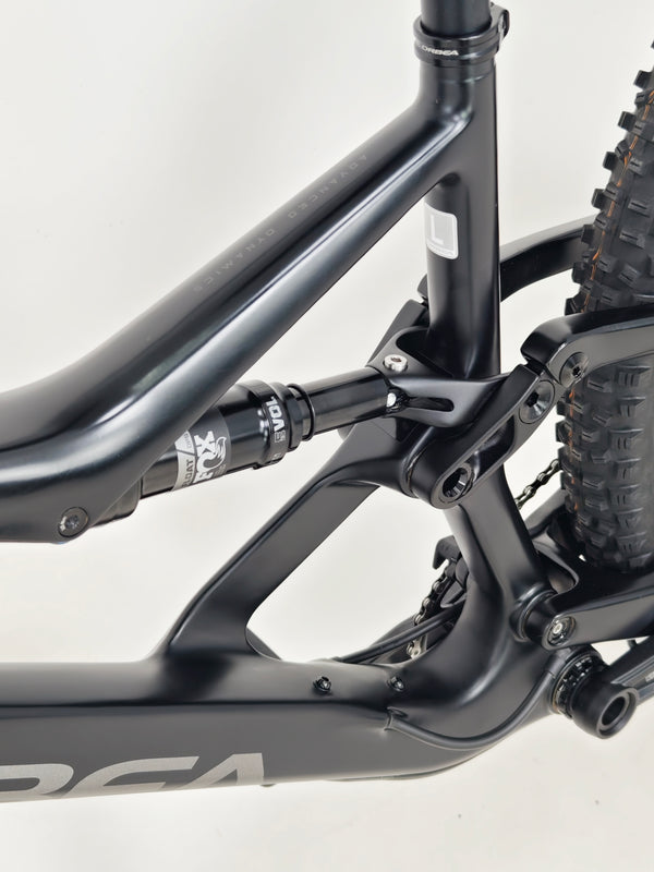 Orbea Occam Carbon / Custom-Built / LARGE / Est. value: £4,000 / Very Good Condition