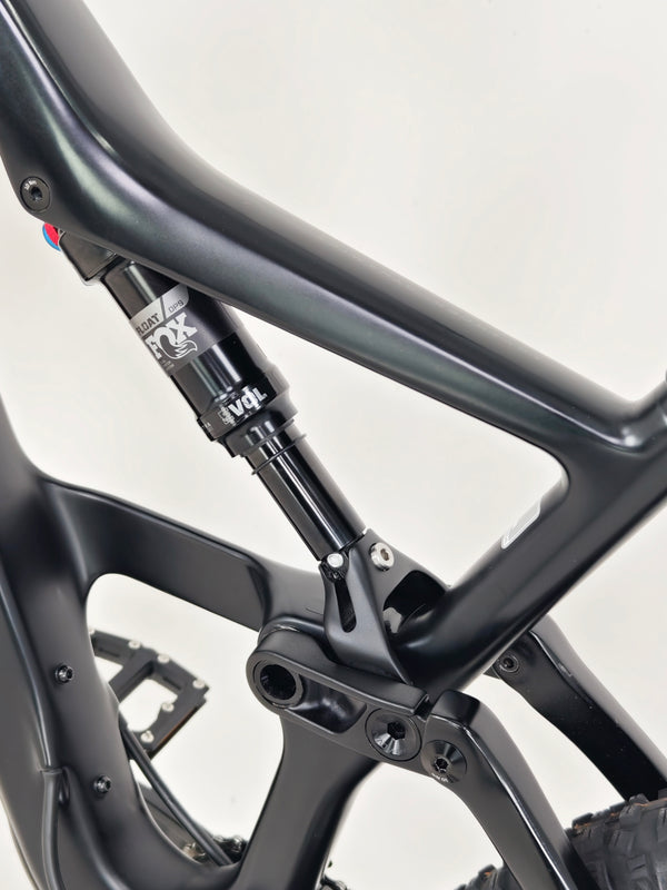 Orbea Occam Carbon / Custom-Built / LARGE / Est. value: £4,000 / Very Good Condition