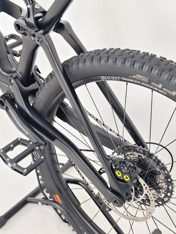 Orbea Occam Carbon / Custom-Built / LARGE / Est. value: £4,000 / Very Good Condition