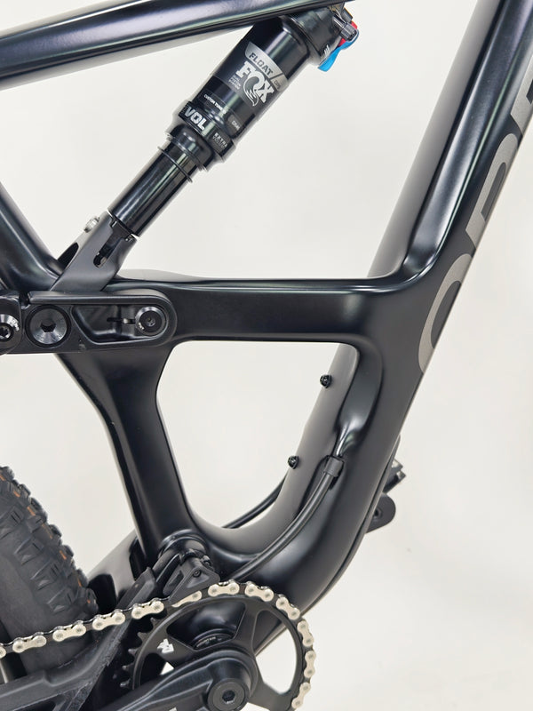 Orbea Occam Carbon / Custom-Built / LARGE / Est. value: £4,000 / Very Good Condition