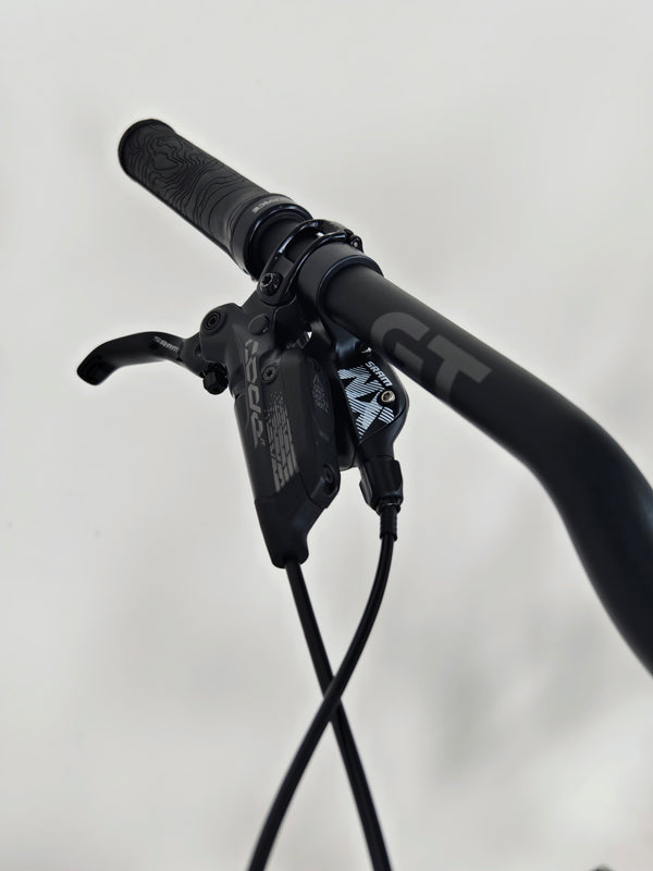 GT Sensor Carbon Pro 2024 / LARGE / RRP £4,200.00 / Excellent Condition!