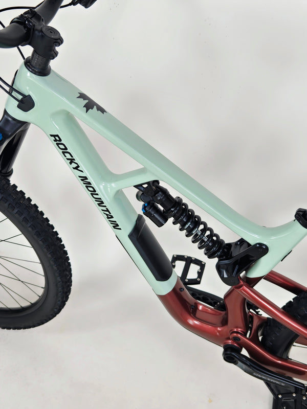 Rocky Mountain Slayer Carbon 50 2023 / LARGE / RRP: £5,999.00 / Very Good Condition