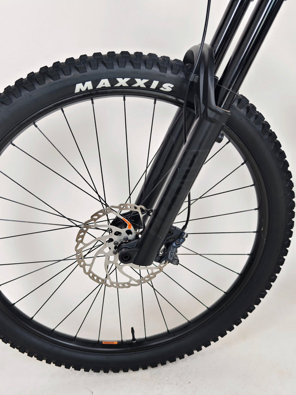 Rocky Mountain Slayer Carbon 50 2023 / LARGE / RRP: £5,999.00 / Very Good Condition