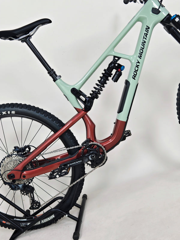 Rocky Mountain Slayer Carbon 50 2023 / LARGE / RRP: £5,999.00 / Very Good Condition