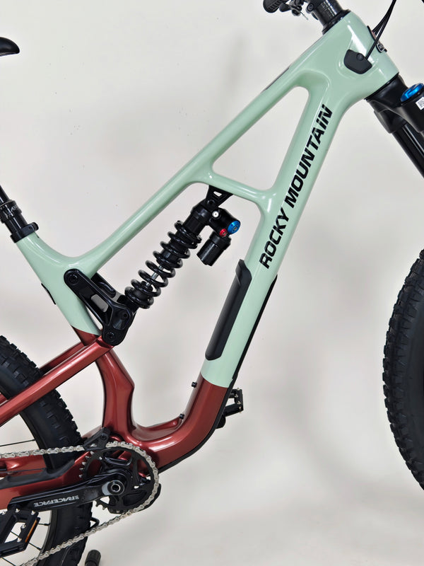 Rocky Mountain Slayer Carbon 50 2023 / LARGE / RRP: £5,999.00 / Very Good Condition