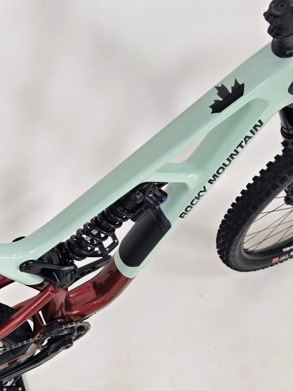 Rocky Mountain Slayer Carbon 50 2023 / LARGE / RRP: £5,999.00 / Very Good Condition