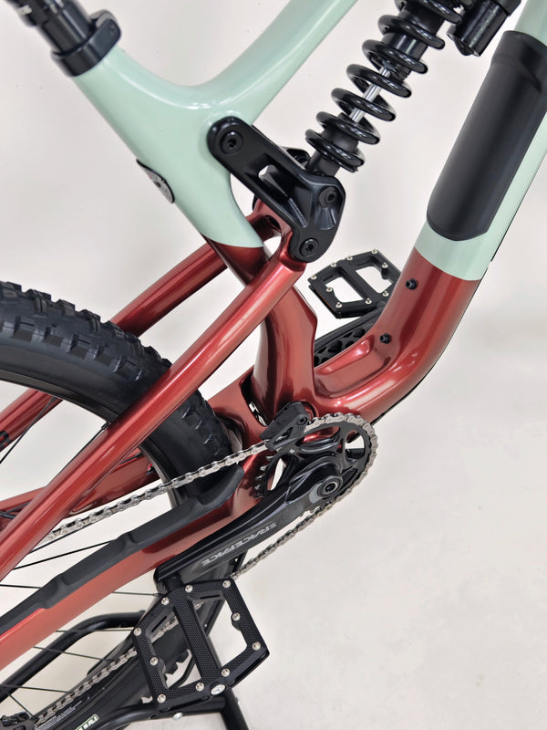 Rocky Mountain Slayer Carbon 50 2023 / LARGE / RRP: £5,999.00 / Very Good Condition