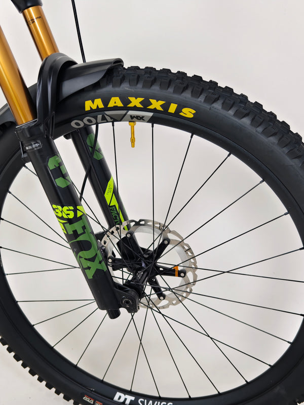 Pivot Switchblade Pro XT/XTR 2023 / LARGE / RRP: £8,100.00 / Very Good Condition