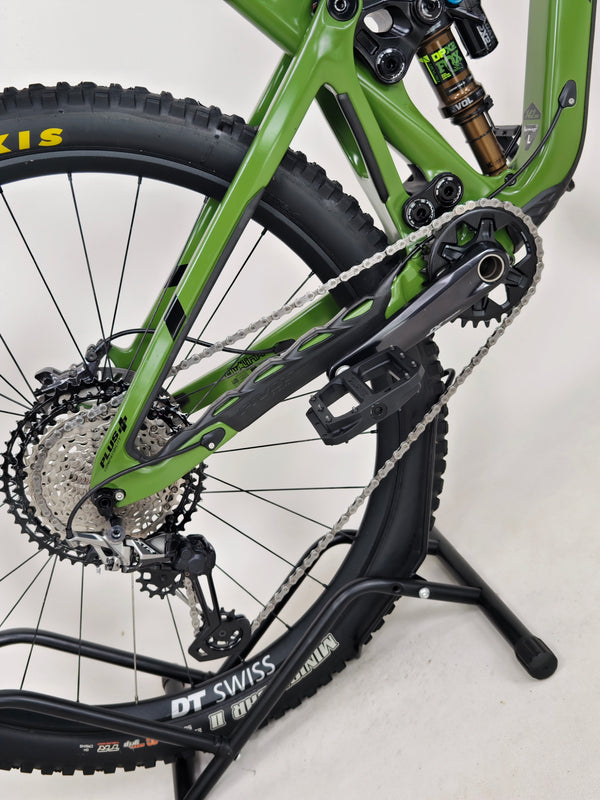 Pivot Switchblade Pro XT/XTR 2023 / LARGE / RRP: £8,100.00 / Very Good Condition