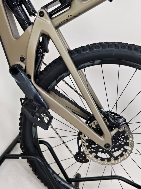 Santa Cruz Megatower 2 GX AXS C 2023 / Customized / LARGE / RRP: £7,899.00/ Excellent Condition!