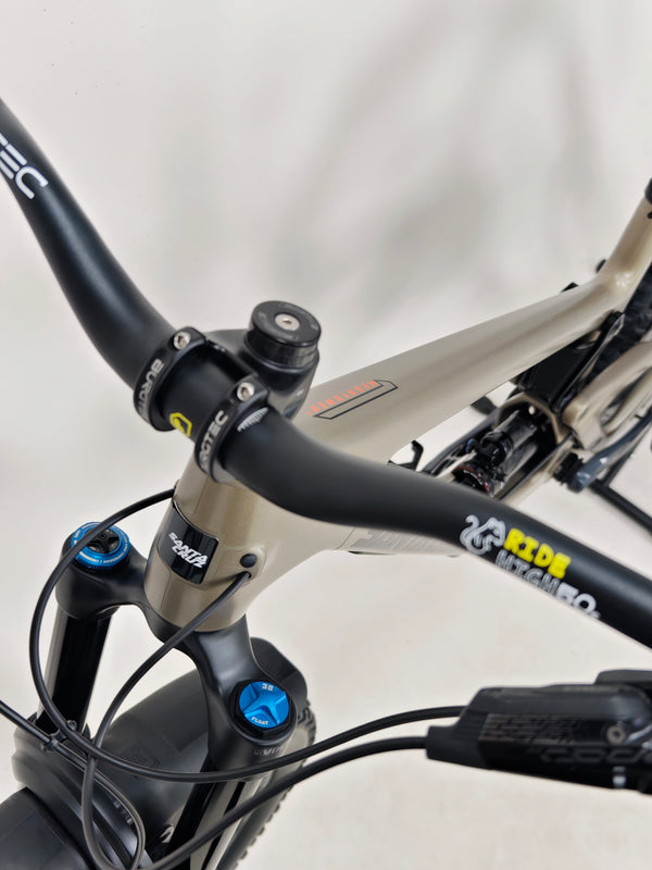 Santa Cruz Megatower 2 GX AXS C 2023 / Customized / LARGE / RRP: £7,899.00/ Excellent Condition!