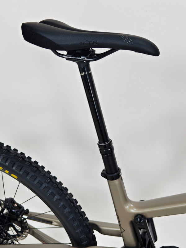 Santa Cruz Megatower 2 GX AXS C 2023 / Customized / LARGE / RRP: £7,899.00/ Excellent Condition!
