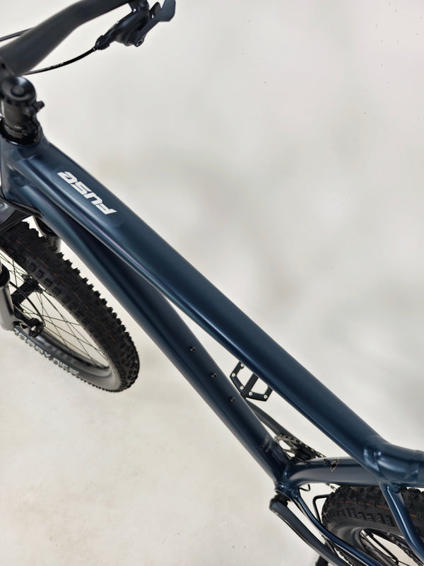 Specialized Fuse Sport 27.5 2023 / LARGE / RRP: £1,600.00 / Excellent Condition