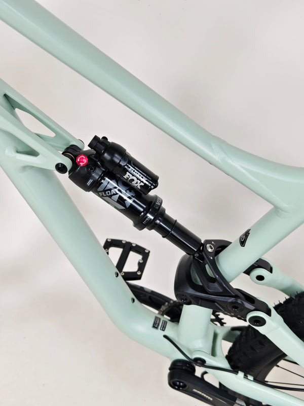 Specialized Status 160/ X-LARGE (S5) / RRP: £2,900.00 / Very Good Condition