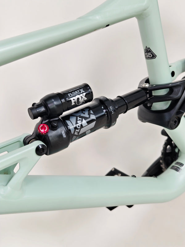 Specialized Status 160/ X-LARGE (S5) / RRP: £2,900.00 / Very Good Condition