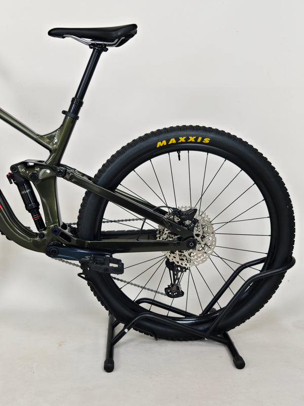 Trek Slash 7 2022 / ML/ 180 mm travel / RRP: £3,200.00 / Very Good Condition!