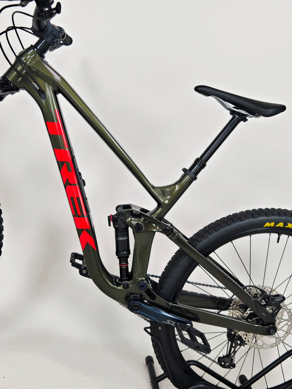 Trek Slash 7 2022 / ML/ 180 mm travel / RRP: £3,200.00 / Very Good Condition!