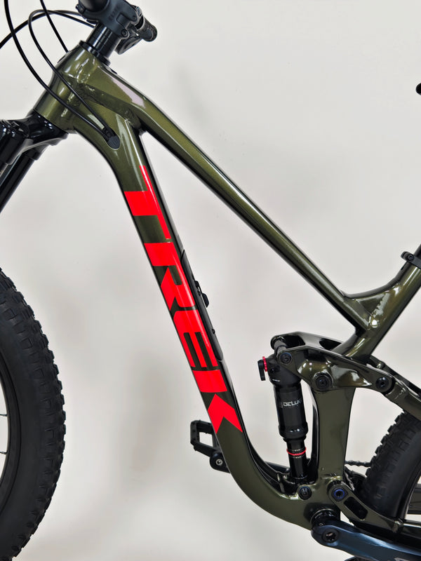 Trek Slash 7 2022 / ML/ 180 mm travel / RRP: £3,200.00 / Very Good Condition!