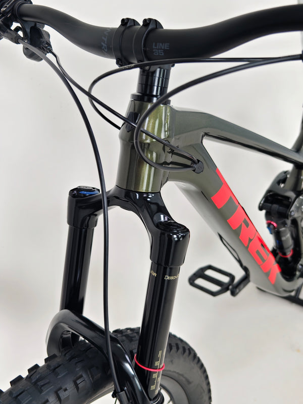 Trek Slash 7 2022 / ML/ 180 mm travel / RRP: £3,200.00 / Very Good Condition!
