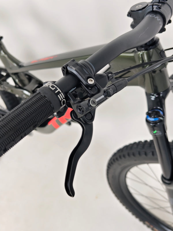 Trek Slash 7 2022 / ML/ 180 mm travel / RRP: £3,200.00 / Very Good Condition!