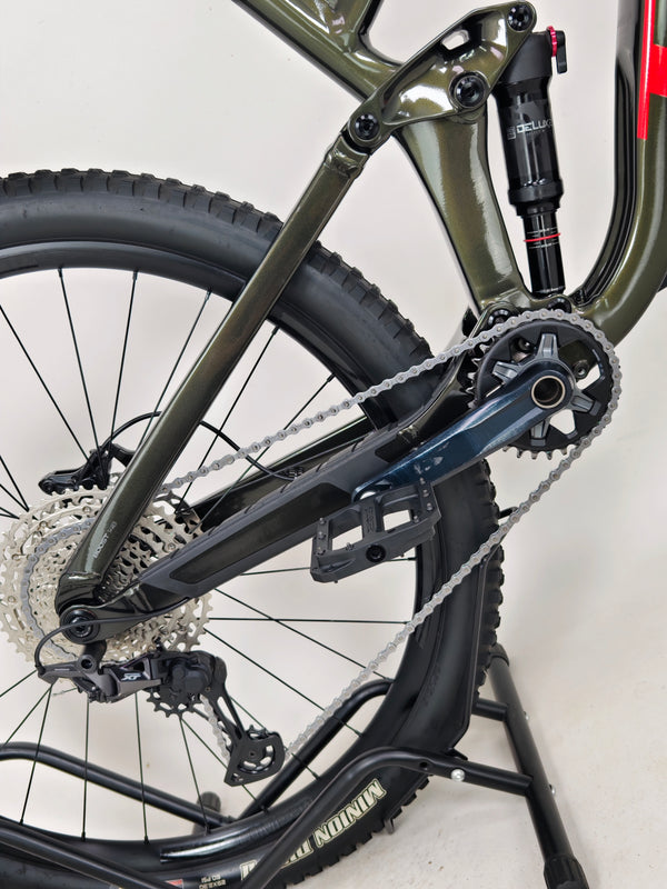 Trek Slash 7 2022 / ML/ 180 mm travel / RRP: £3,200.00 / Very Good Condition!