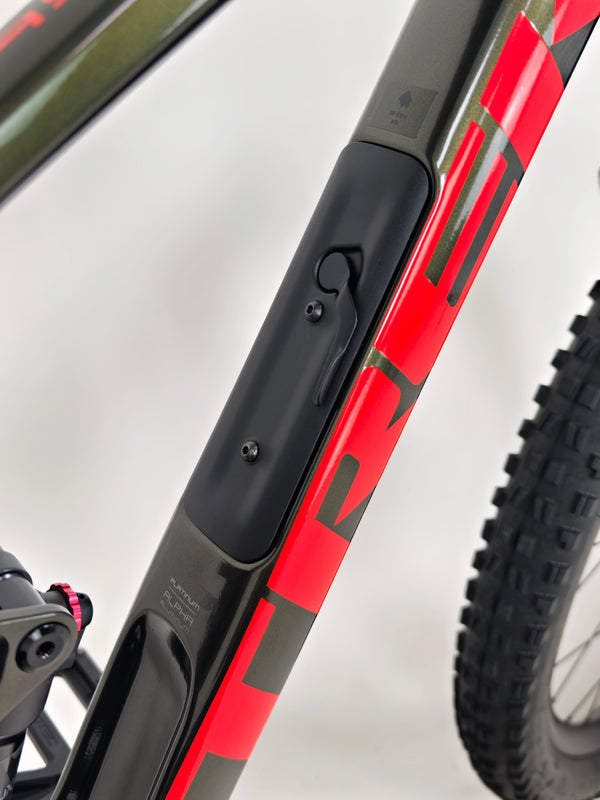 Trek Slash 7 2022 / ML/ 180 mm travel / RRP: £3,200.00 / Very Good Condition!