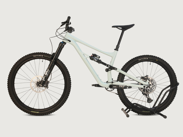 Specialized Status 160 2023 / LARGE (S4) / RRP: £2,900.00 / Very Good Condition