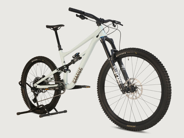 Specialized Status 160 2023 / LARGE (S4) / RRP: £2,900.00 / Very Good Condition