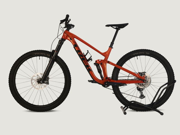 Trek Slash 7 2023 / MEDIUM / RRP: £3,200.00 / Very Good Condition