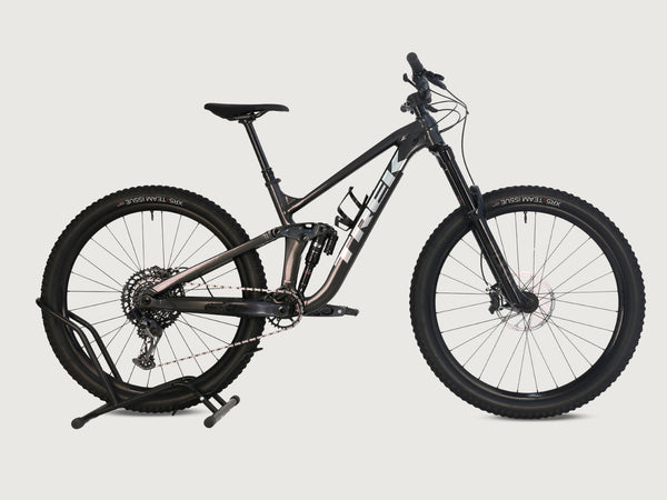 Trek Slash 8 Gen 5 2022 / MEDIUM / RRP: £3,700.00 / Excellent Condition!