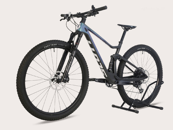 Scott Spark RC 900 Team Issue AXS Carbon bike in very good condition showing minor cosmetic marks.